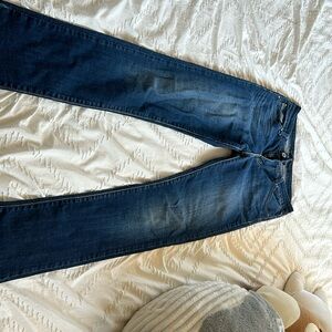 Levi’s mid rise skinny jeans
